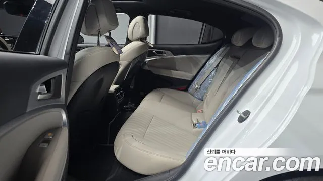 Genesis G70 2022 thumb 12