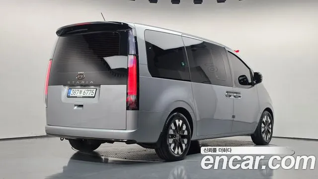 Hyundai Staria 2021 thumb 2