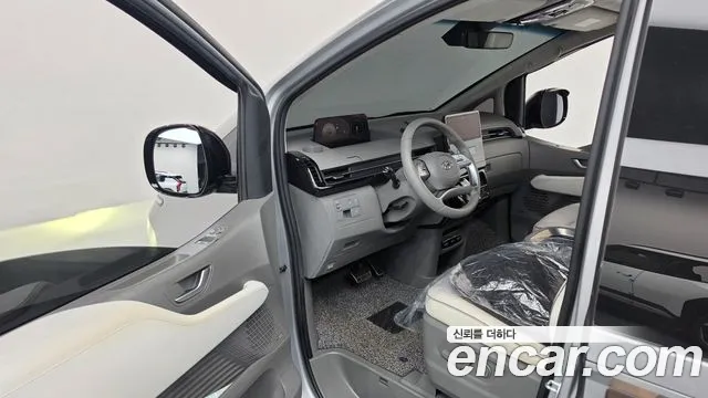 Hyundai Staria 2021 thumb 10