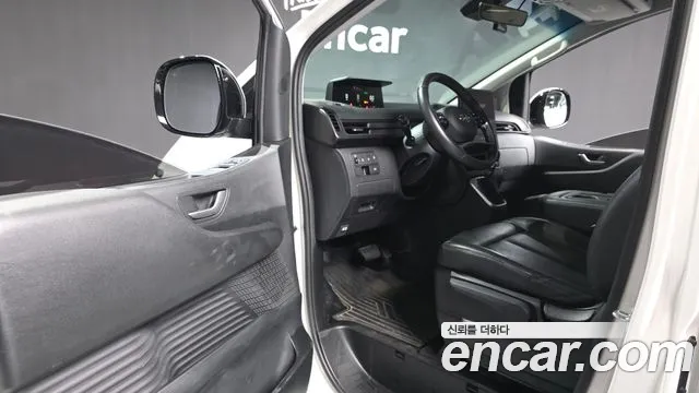 Hyundai Staria 2021 thumb 10