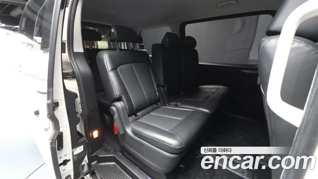 Hyundai Staria 2021 thumb 12