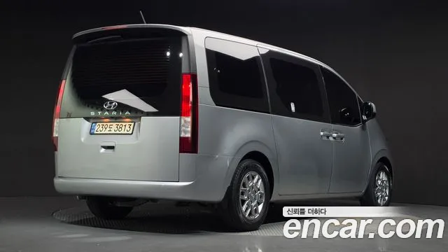 Hyundai Staria 2021 thumb 2