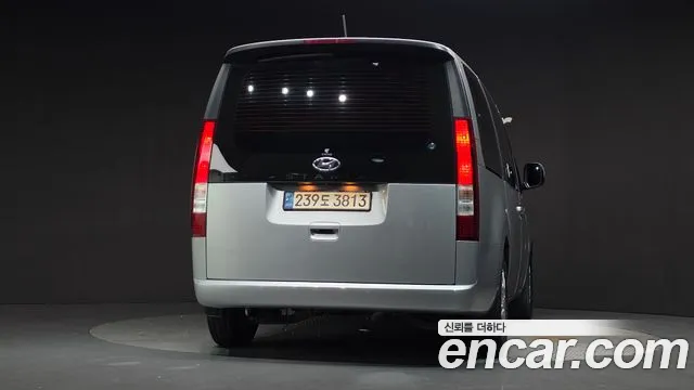 Hyundai Staria 2021 thumb 4