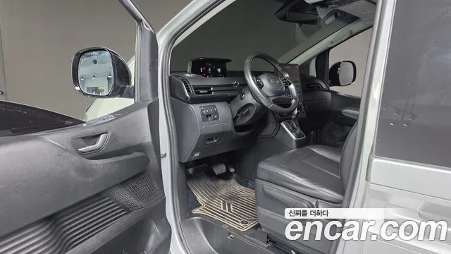Hyundai Staria 2021 thumb 11