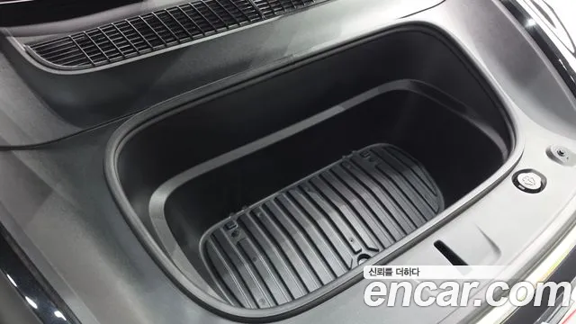 Tesla Model Y 2025 thumb 5