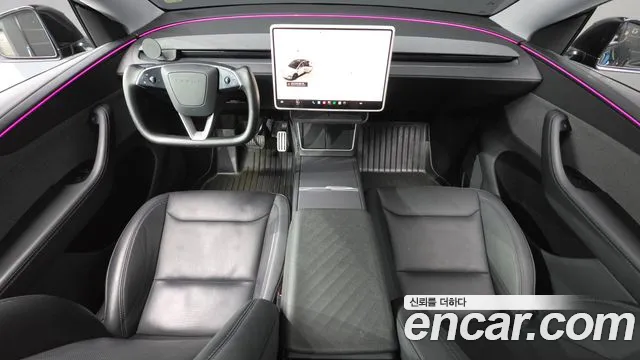 Tesla Model Y 2025 thumb 6