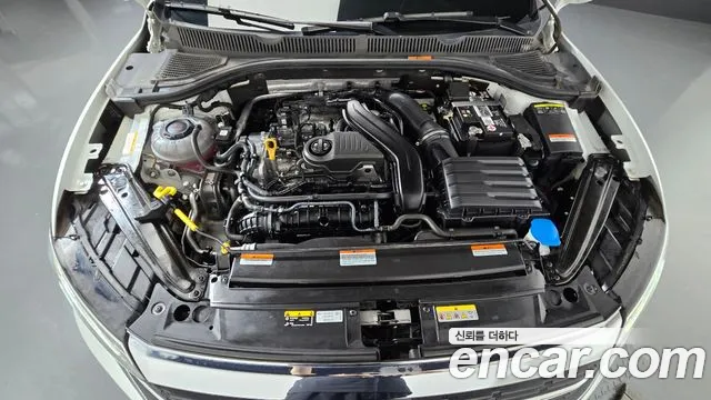 Volkswagen Jetta 2023 thumb 5