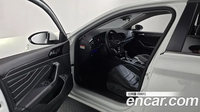 Volkswagen Jetta 2023 thumb 9