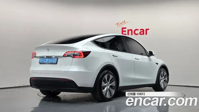 Tesla Model Y 2022 thumb 2