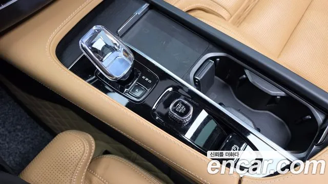 Volvo XC90 2024 thumb 8