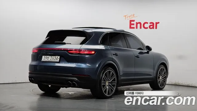 Porsche Cayenne 2019 thumb 2