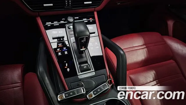 Porsche Cayenne 2019 thumb 9