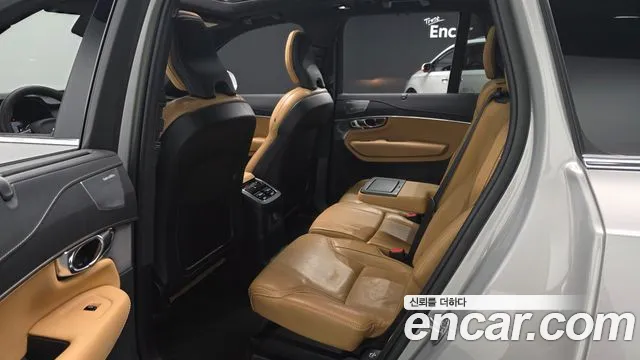 Volvo XC90 2022 thumb 10