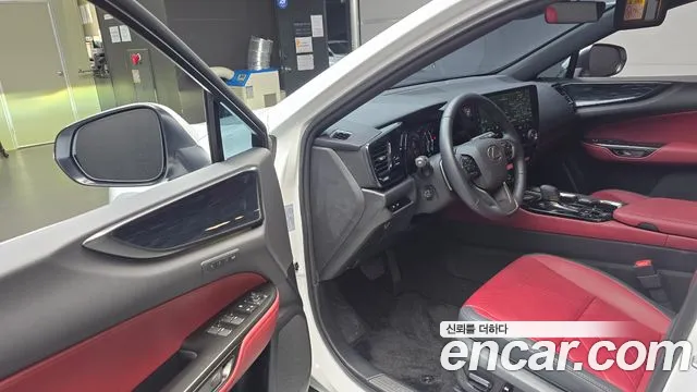 Lexus NX 2026 thumb 10