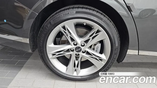 Genesis G90 2022 thumb 5