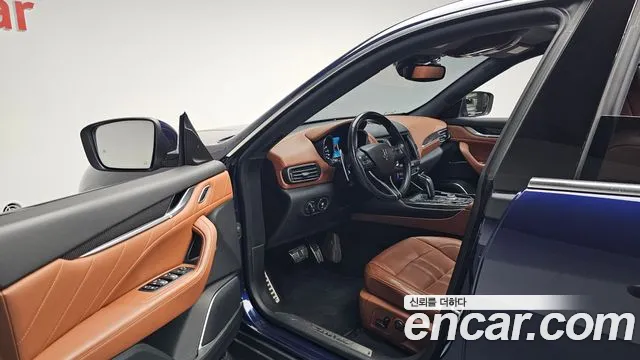 Maserati Levante 2019 thumb 9