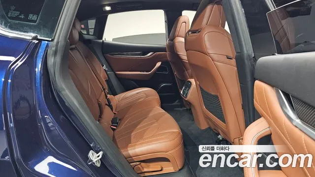 Maserati Levante 2019 thumb 10