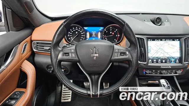 Maserati Levante 2019 thumb 12