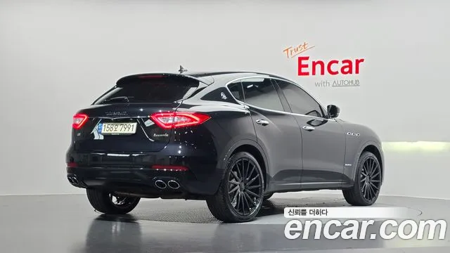 Maserati Levante 2021 thumb 2