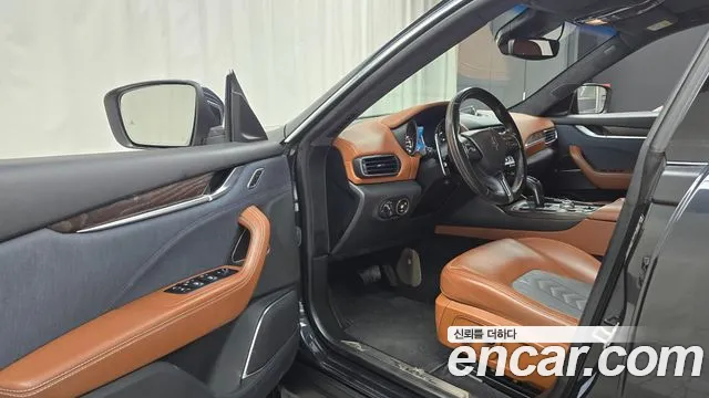 Maserati Levante 2021 thumb 10