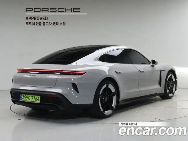 Porsche Taycan 2025 thumb 2