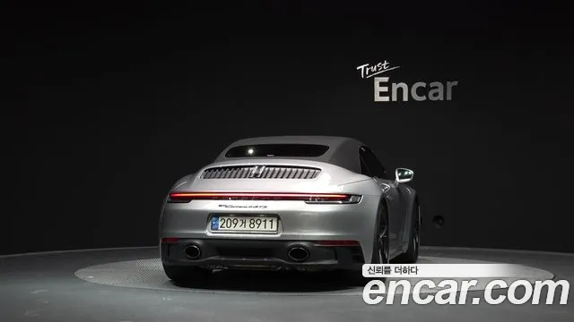 Porsche 911 2022 thumb 4