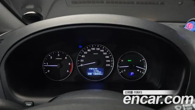 Hyundai Starex 2019 thumb 8