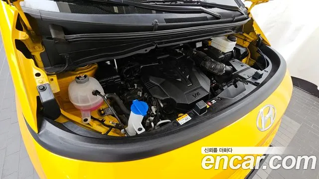 Hyundai Staria 2023 thumb 6