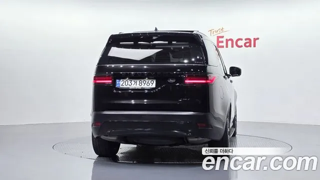 Land Rover Discovery 2023 thumb 3