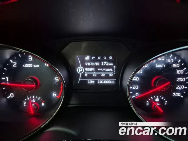 Kia Carnival 2018 thumb 8