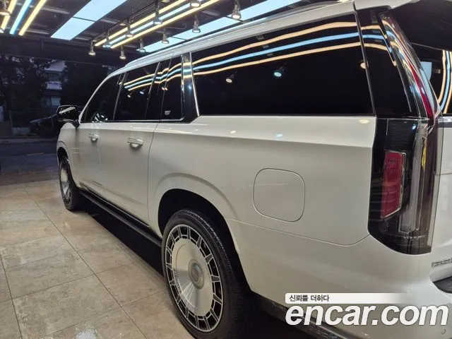 Cadillac Escalade 2022 thumb 3