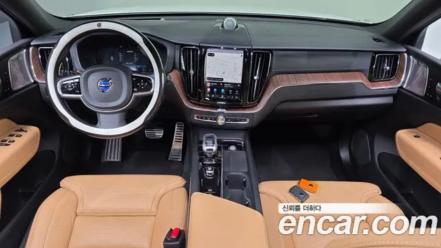 Volvo XC60 2025 thumb 6
