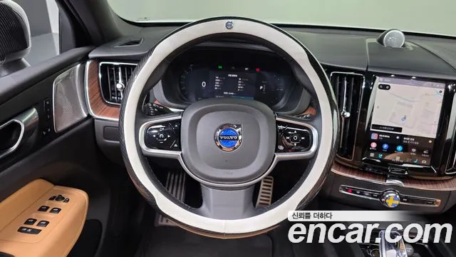 Volvo XC60 2025 thumb 12