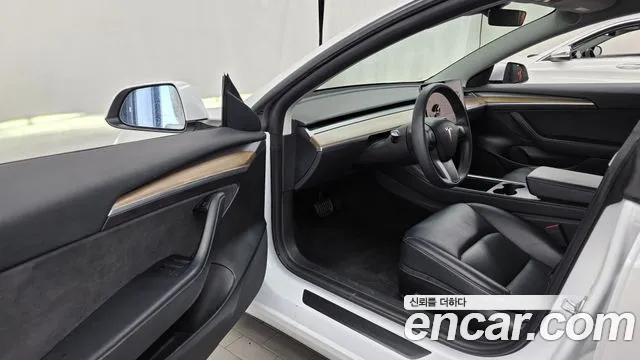 Tesla Model 3 2022 thumb 10