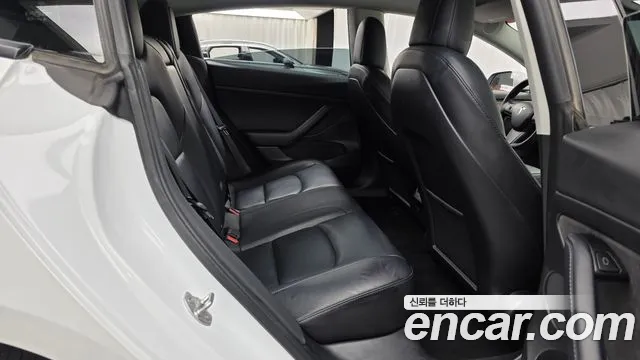 Tesla Model 3 2022 thumb 11