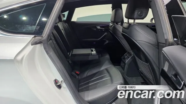 Audi A5 2019 thumb 12