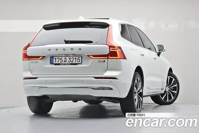 Volvo XC60 2024 thumb 2