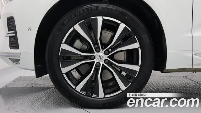 Volvo XC60 2024 thumb 3