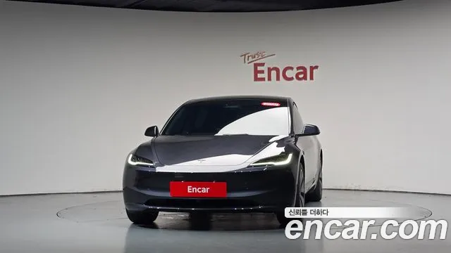 Tesla Model 3 2025 thumb 2