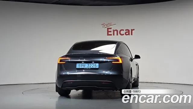 Tesla Model 3 2025 thumb 3