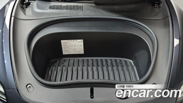 Tesla Model 3 2025 thumb 5