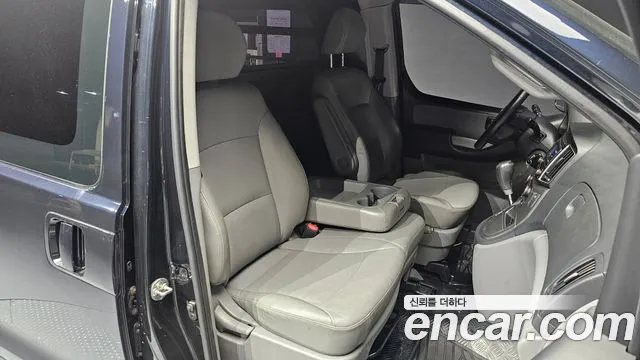 Hyundai Starex 2019 thumb 12