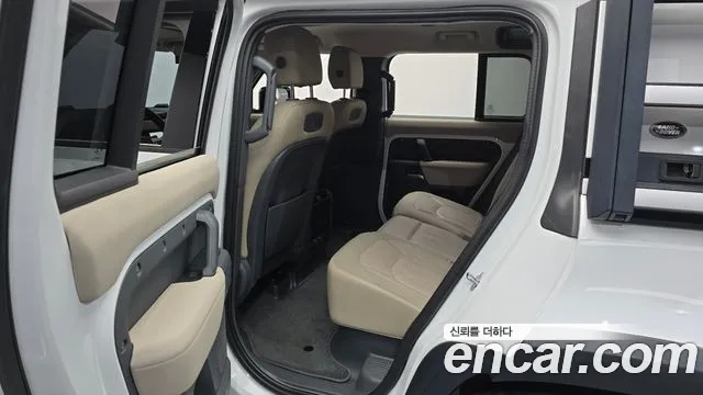 Land Rover Defender 2020 thumb 11