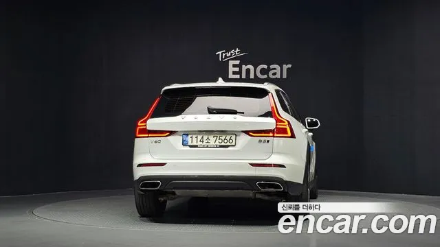 Volvo V60 2021 thumb 4