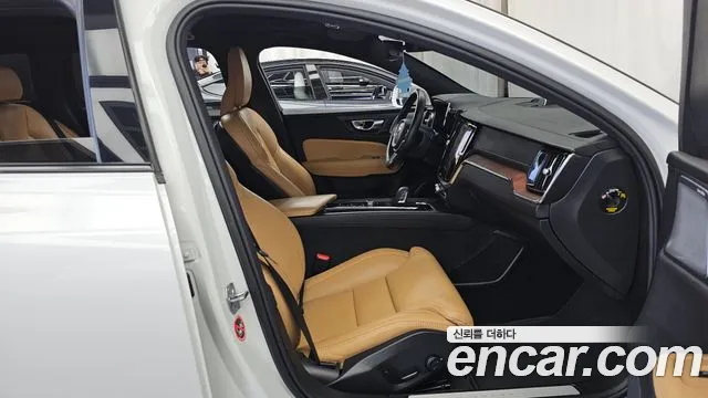 Volvo V60 2021 thumb 11