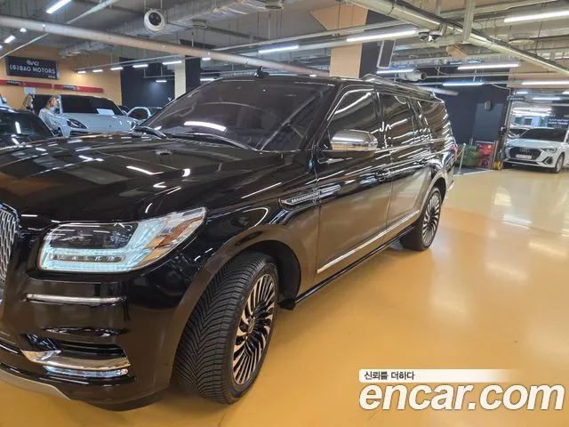 Lincoln Navigator 2020 thumb 3