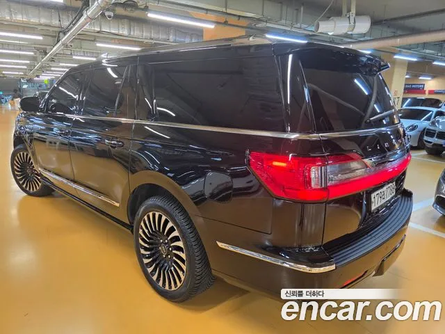Lincoln Navigator 2020 thumb 4