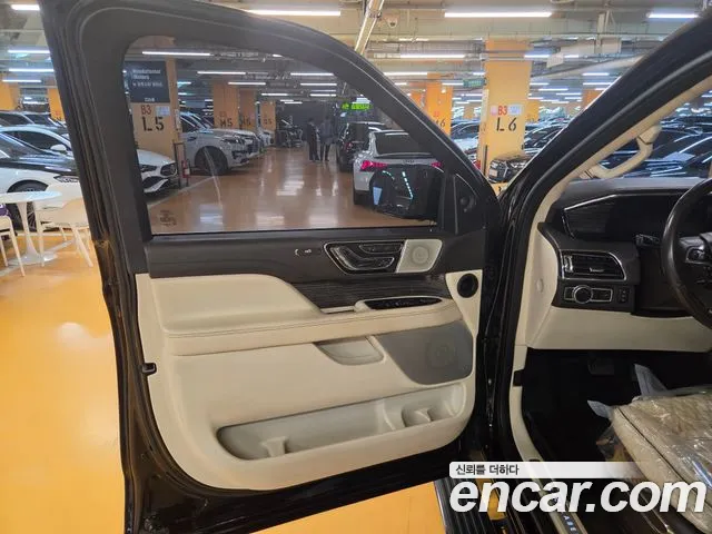 Lincoln Navigator 2020 thumb 7