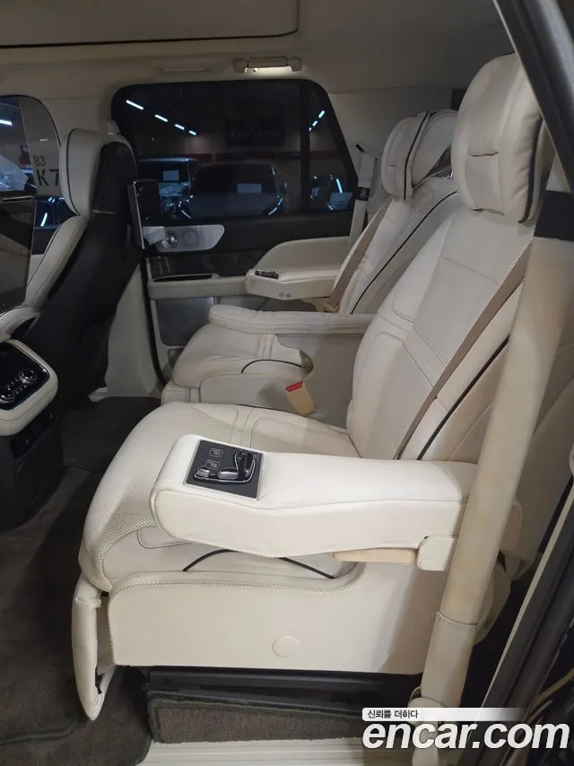 Lincoln Navigator 2020 thumb 10