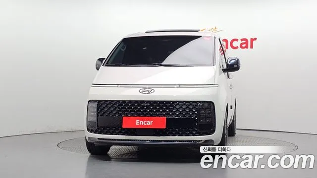 Hyundai Staria 2023 thumb 3